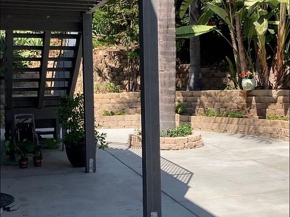 very large shared front patio...
