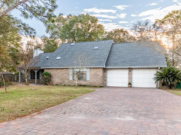308 Greenwood Cv N, Niceville, FL 32578