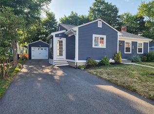 30 Barney St, Rumford, RI 02916