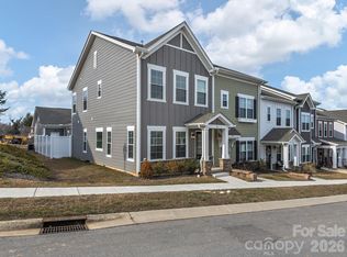 26 Walnut Springs Dr, Asheville, NC 28804