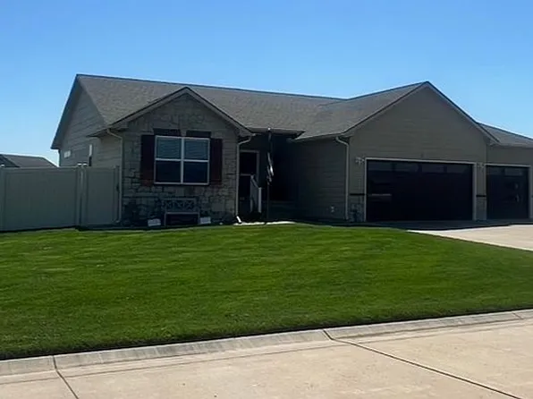 3 Bristol Dr, South Hutchinson, KS 67505