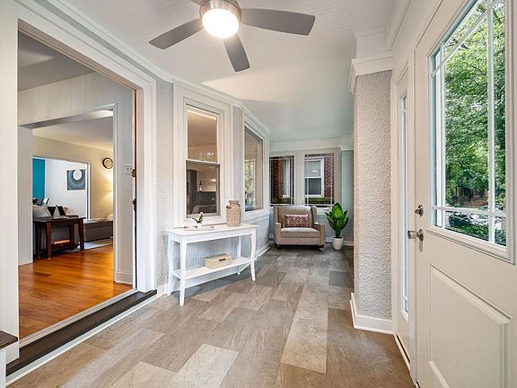 3rd image of 6537 N Greenview Ave