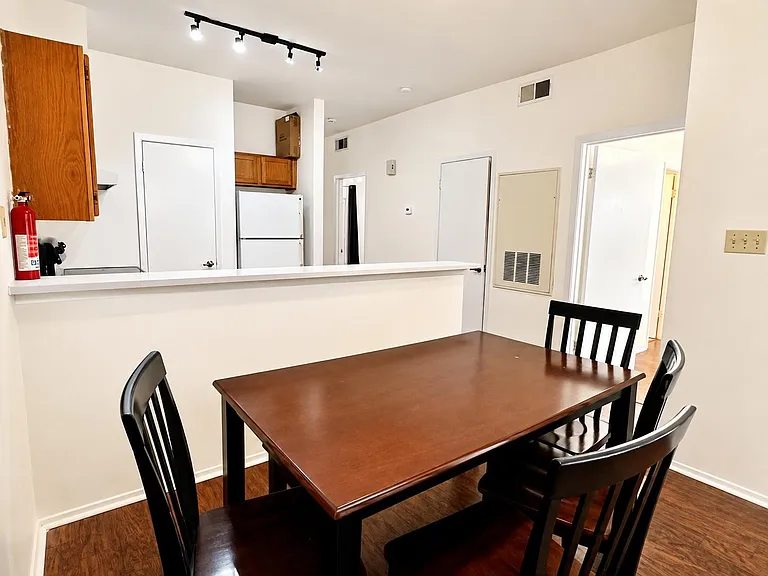 2801 Rio Grande St #203 — Photo 5
