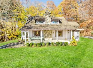 24 Sheridan Dr, Pawling, NY 12564