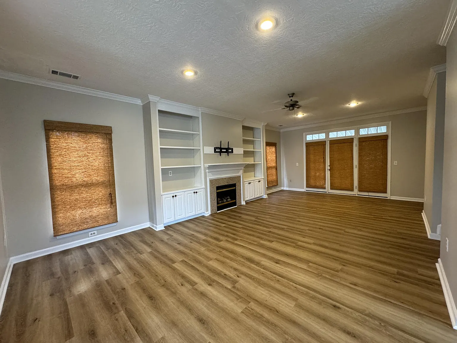3 bed, 3.0 bath, 1598 sqft, $1,700 — Photo 3
