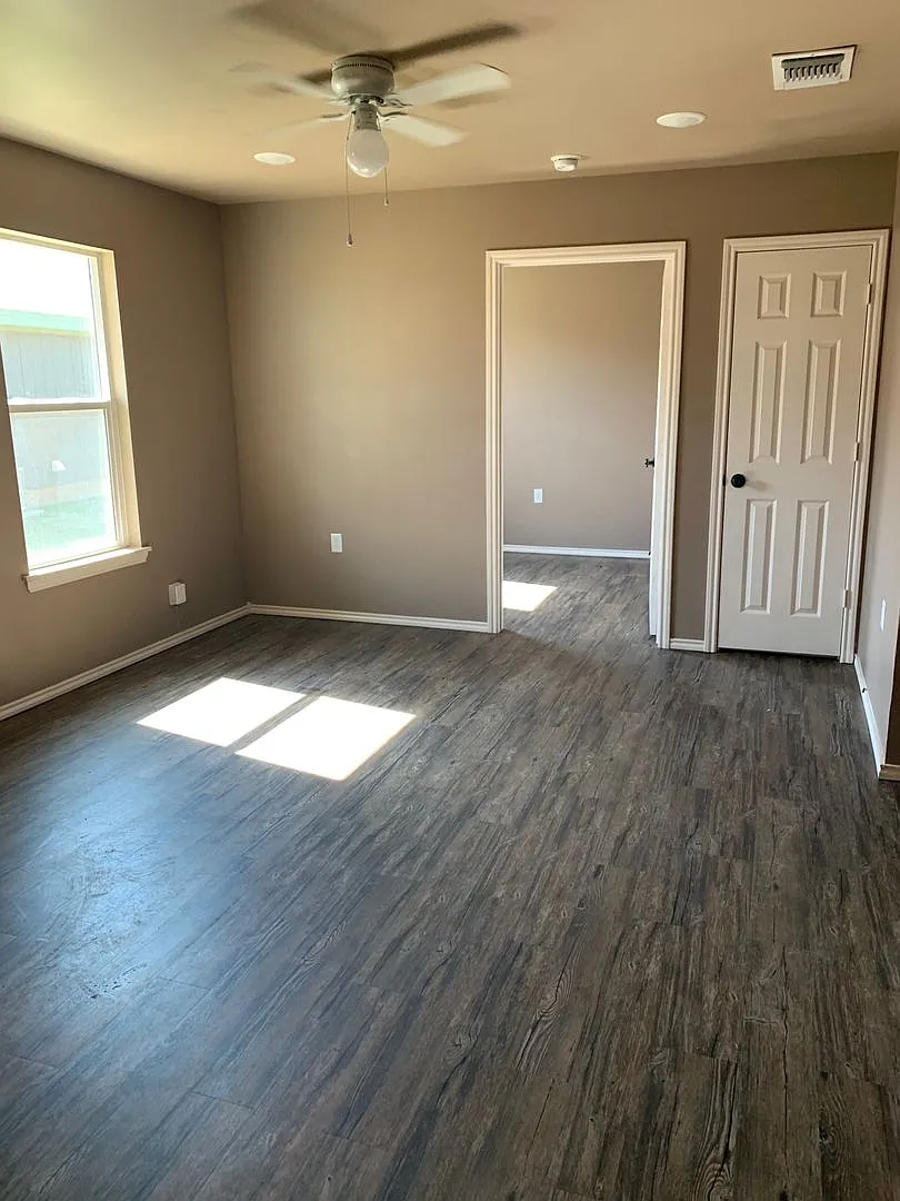 AHL 519 45th Street — Photo 2