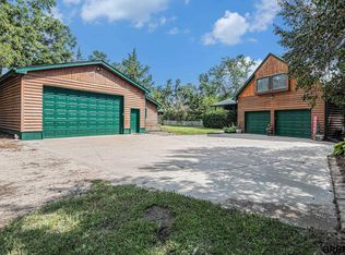 3521 N 267th Plz, Waterloo, NE 68069