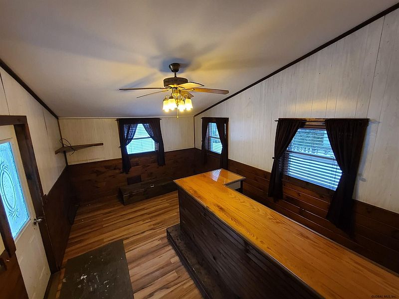 3rd image of 108 ALLEN HEIGHTS Road