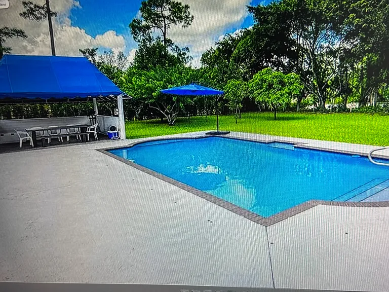 15085 80th Ln N — Photo 2