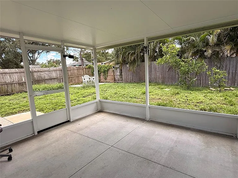 164 Pinewood Ave — Photo 32