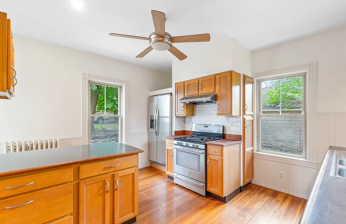 2 bed, 1250 sqft, $2,275 — Photo 1