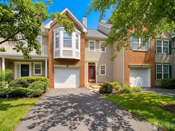 10 Burr Ct, Plainsboro, NJ 08536