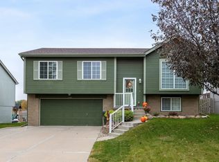 17209 Taylor St, Omaha, NE 68116