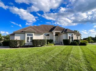 2425 SW Winterview Ct, Lees Summit, MO 64081
