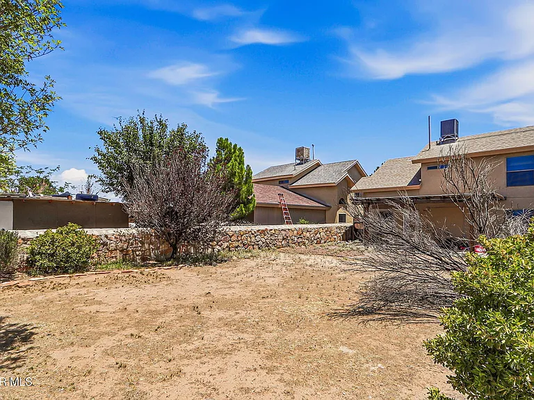 3749 Leticia St — Photo 32
