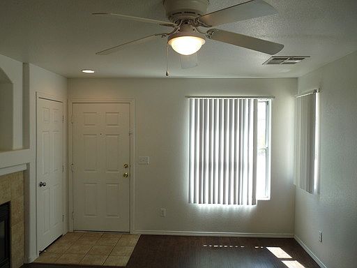 4th image of 8216 New Leaf Ave