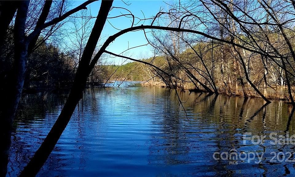 1st image of 106 Twin Cove Dr