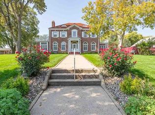 301 Spruce St APT 1, Yankton, SD 57078