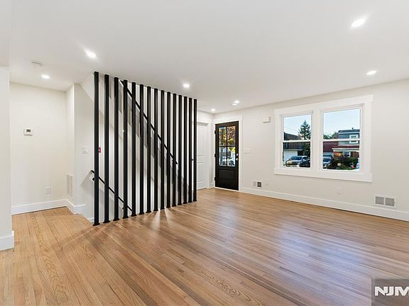 5th image of 79 Forest Road