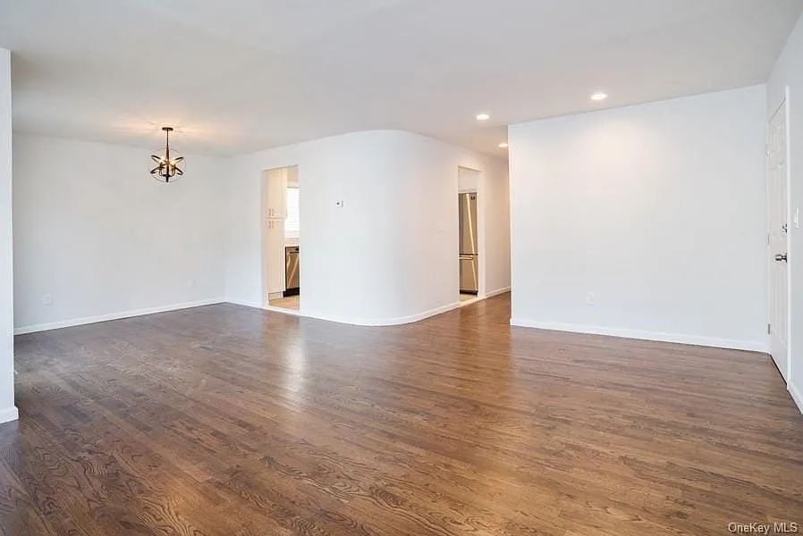 3 bed, 2.0 bath, 1408 sqft, $4,800 — Photo 3
