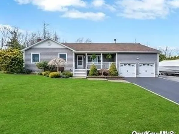 41 Soundbreeze Trail, Wading River, NY 11792