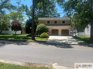 8 Desmet Ave, Milltown, NJ 08850