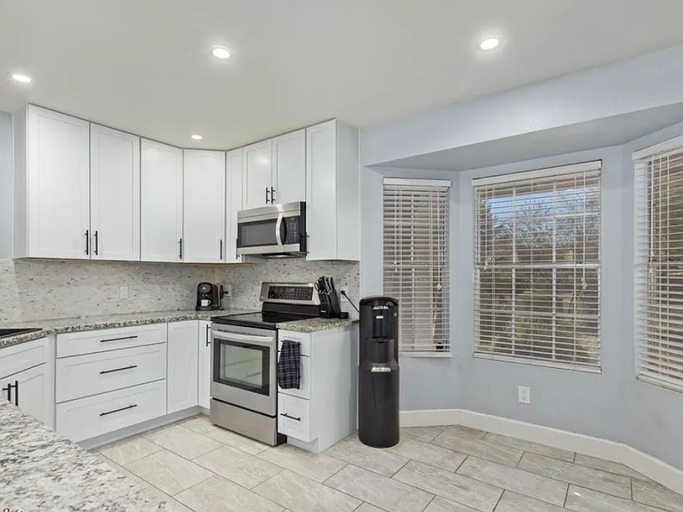 3625 W Kesler Ln — Photo 13