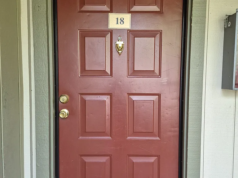 Foxworth Apartments — Photo 39