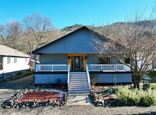 135 Castaline Pl, Shady Cove, OR