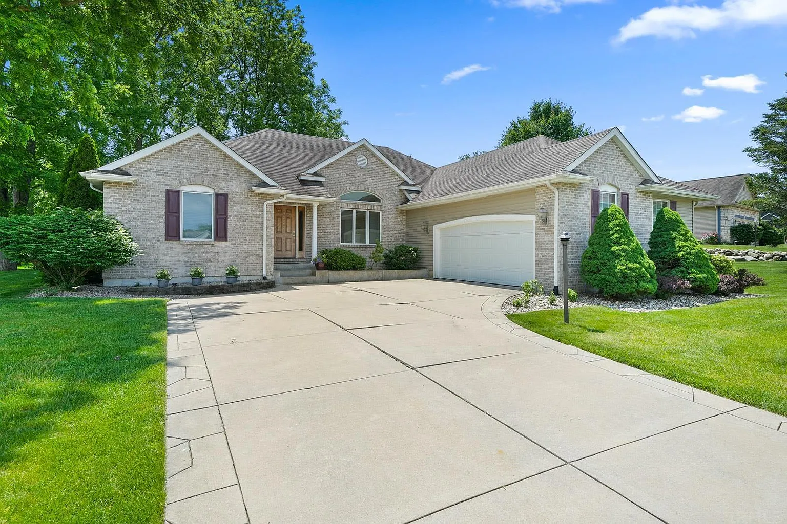 24626 Rolling Oak Dr photo 1