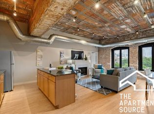 220 S Racine Ave #302, Chicago, IL 60607