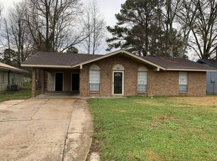 135 Flag Chapel Cir, Jackson, MS 39213