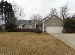 5 Oliver Ct, Greensboro, NC 27406