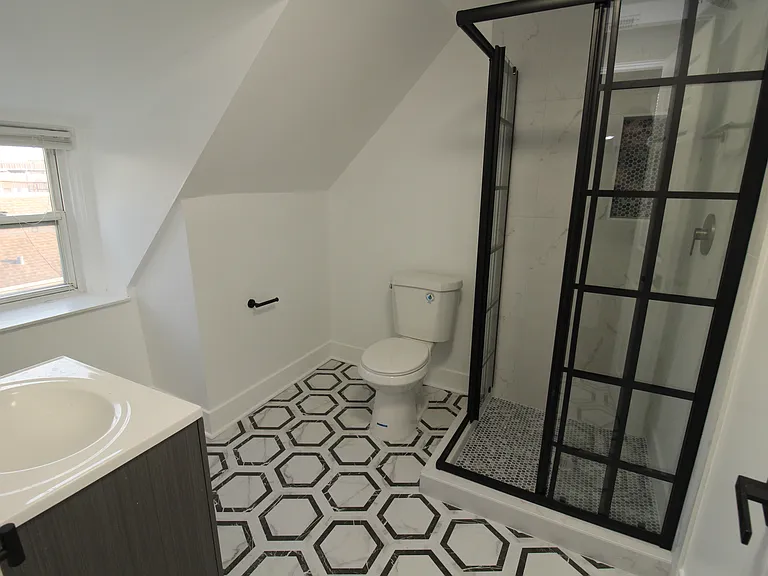 1362 N Bosworth Ave #4A — Photo 8