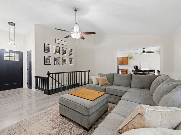 5th image of 709 N Erin Ln