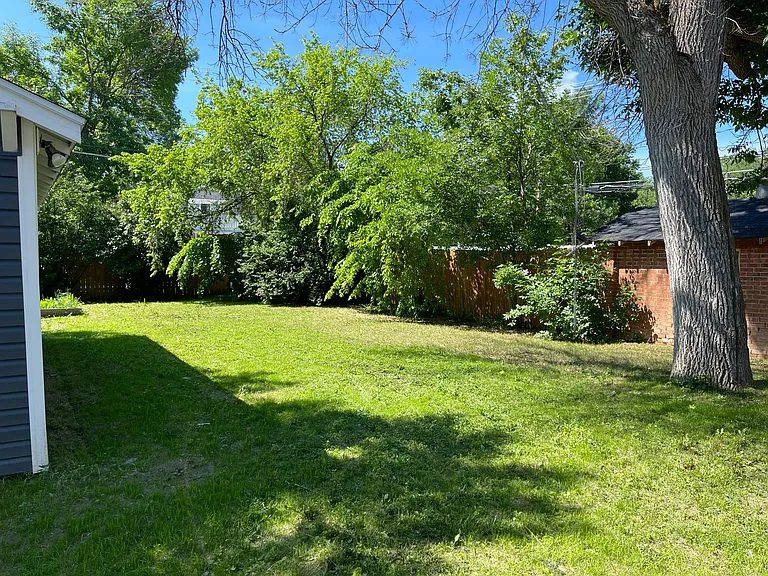 440 Lewis Ave — Photo 5