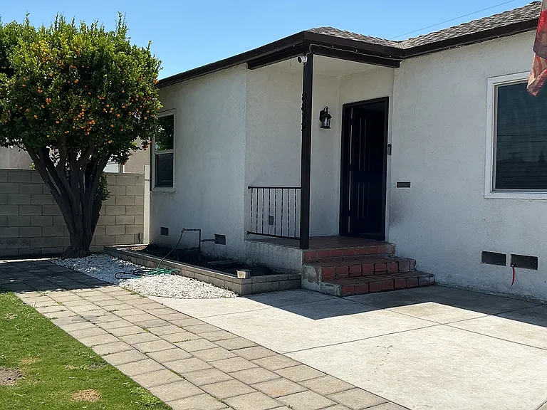 8812 Beverly Rd — Photo 1