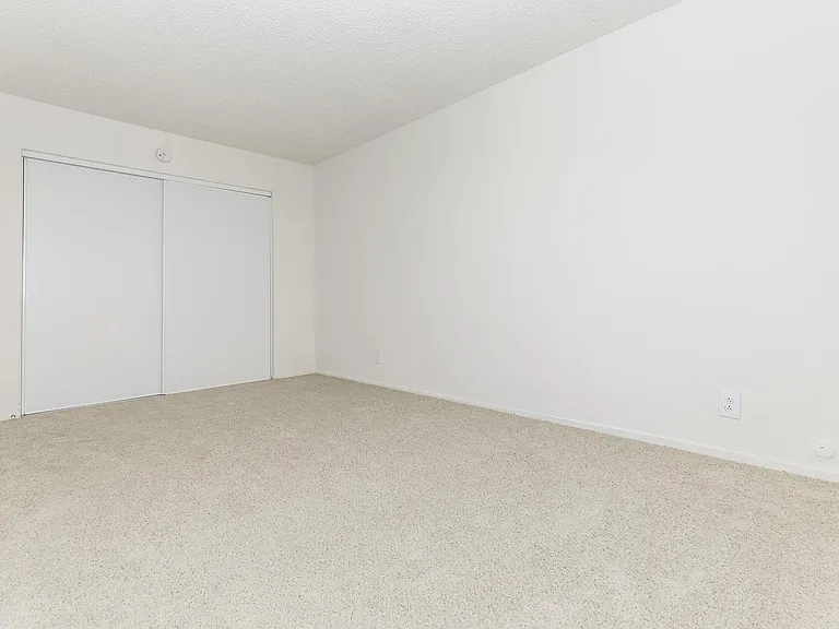 San Carlos and San Juan Apartment Homes — Photo 36