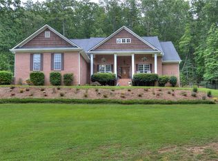 39 Twin Oaks Ln, Cartersville, GA 30120