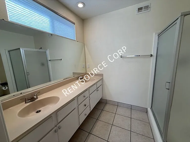 2501 Summerchase Ave — Photo 17