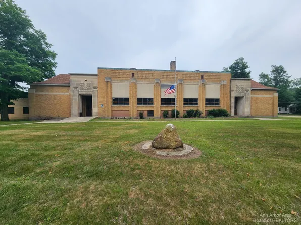 410 City Rd, Manchester, MI 48158