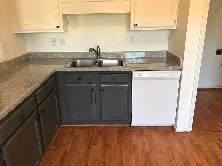 7408 Catamaran Dr — Photo 28