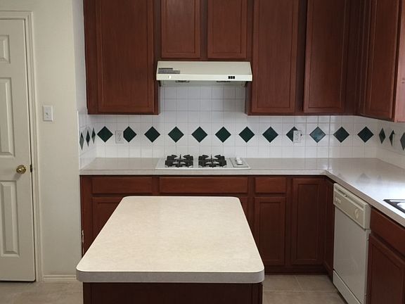 5th image of 1616 Chester Dr