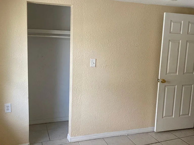 2435 Edwin St NE #3 — Photo 4
