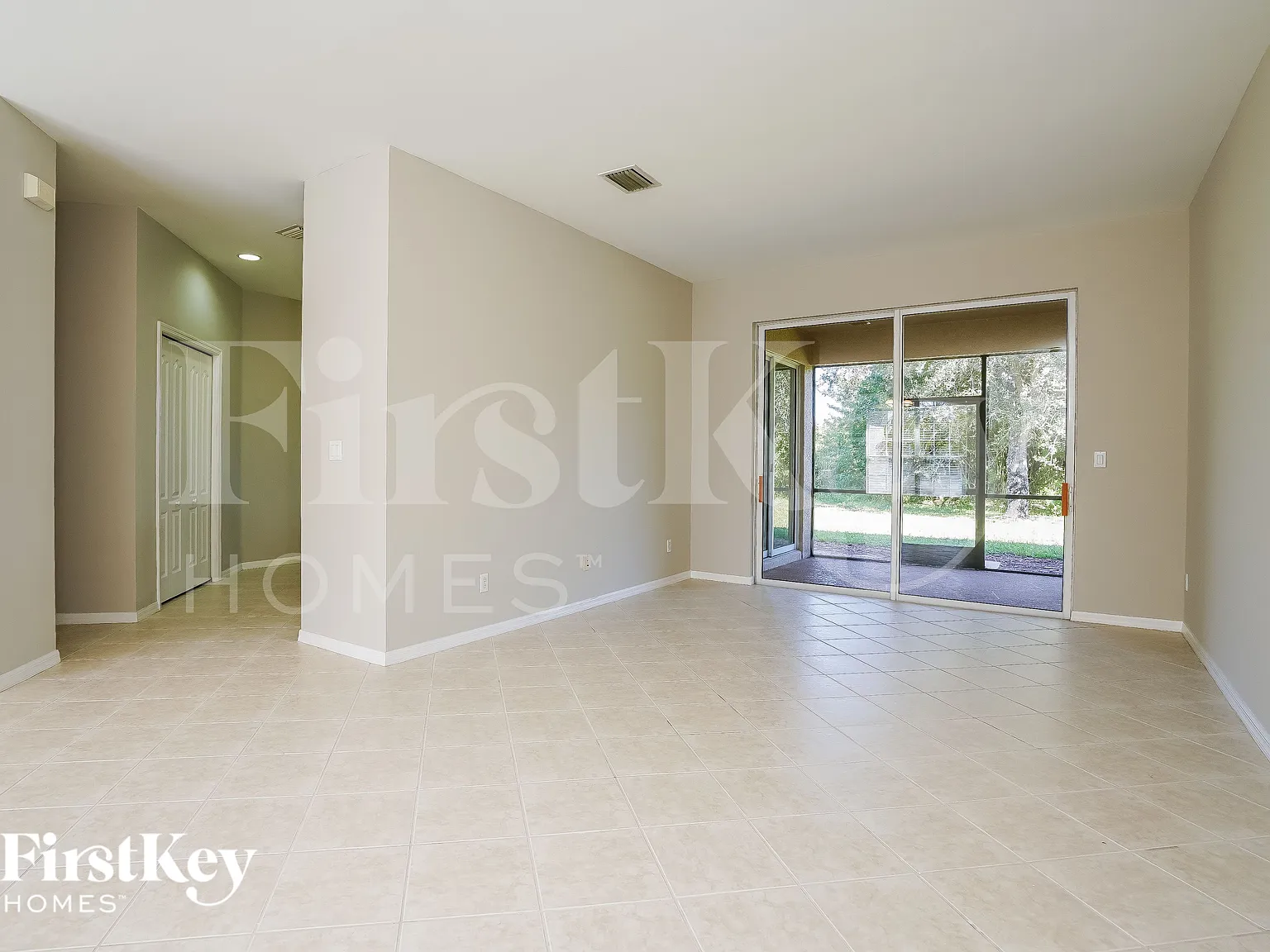 3 bed, 2.0 bath, 1933 sqft, $2,145 — Photo 2