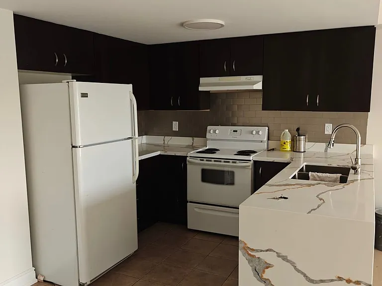 60 Lynnmore St #208 — Photo 11
