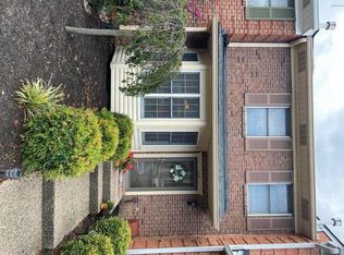 115 Gardiner Lake Rd, Louisville, KY 40205