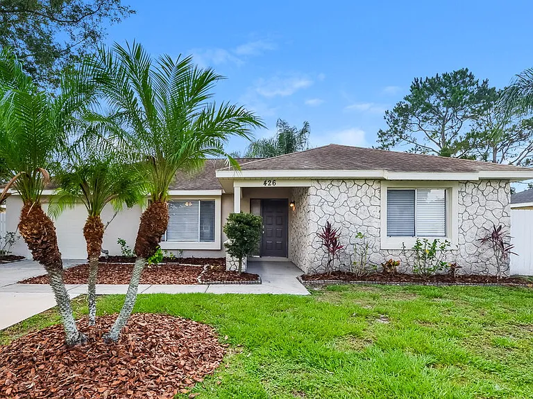 426 Iowa Woods Cir E — Photo 1
