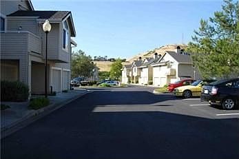 2nd image of 332 Crows Nest Cir