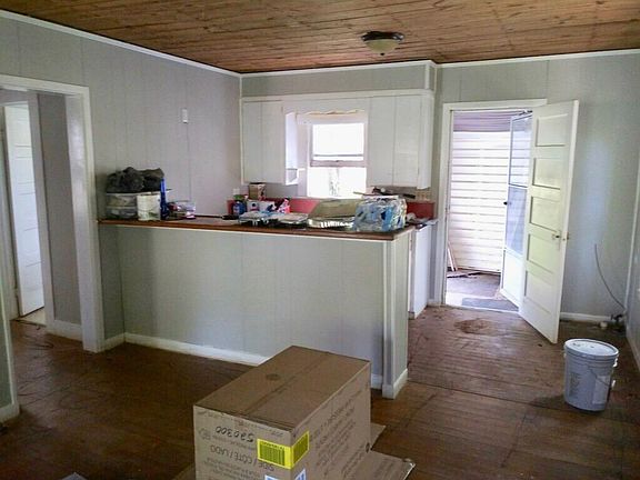 5th image of 301 N Mignonette St